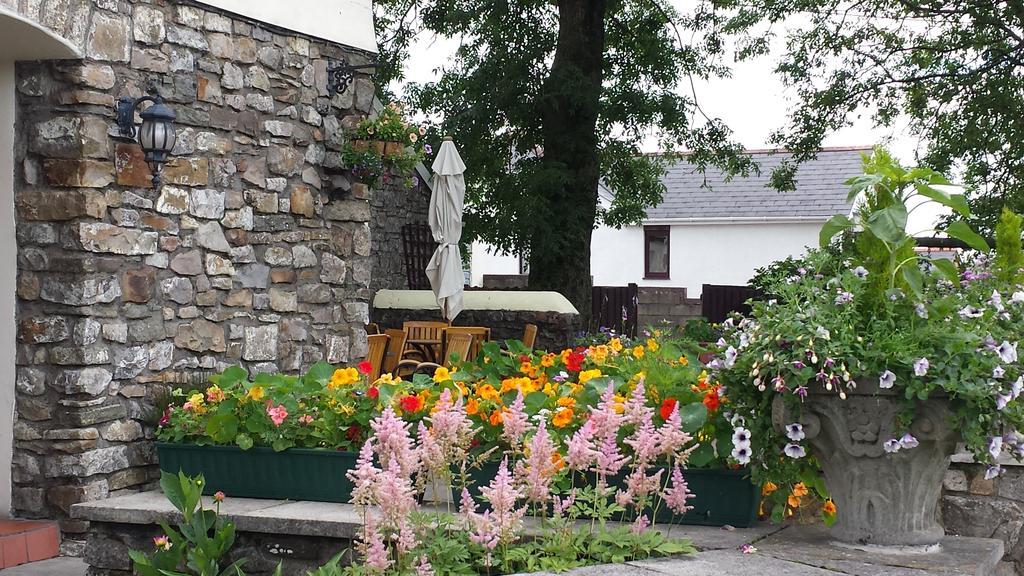 The Castle Inn Ebbw Vale Exterior photo